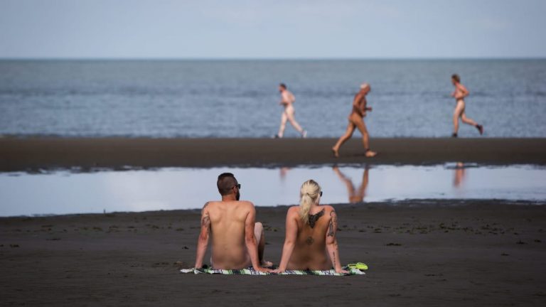 Lee más sobre el artículo 14 de las mejores playas nudistas en California EE.UU.
